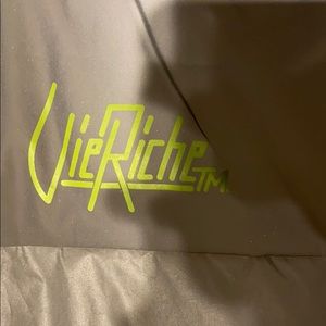 Meet your Posher, Fausto